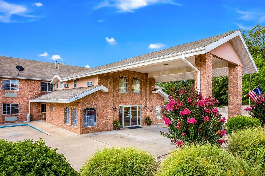 Rodeway Inn Branson, Brick House Exteriör bild