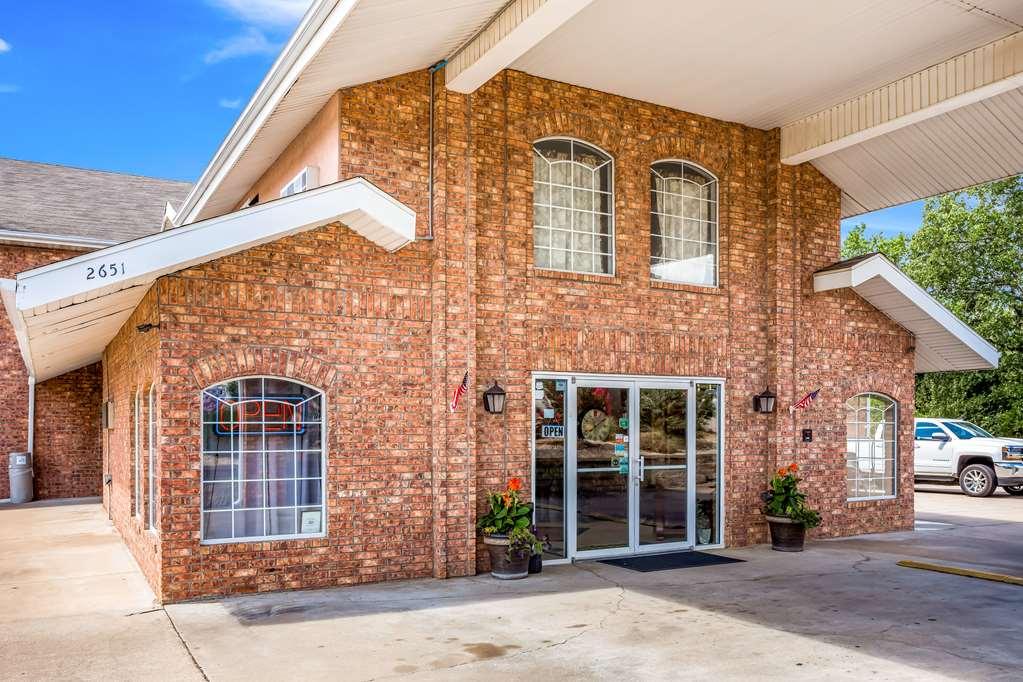 Rodeway Inn Branson, Brick House Exteriör bild
