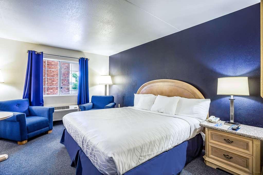 Rodeway Inn Branson, Brick House Rum bild